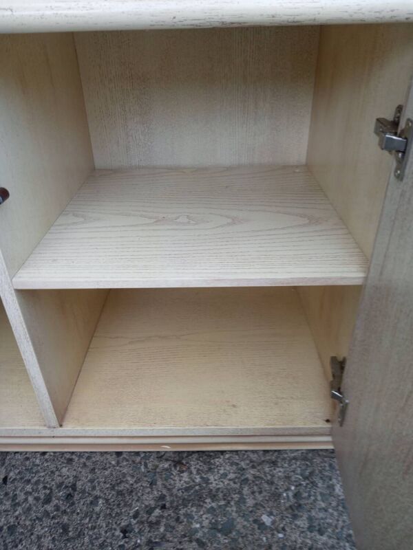 Buffet année 1980 ivoire