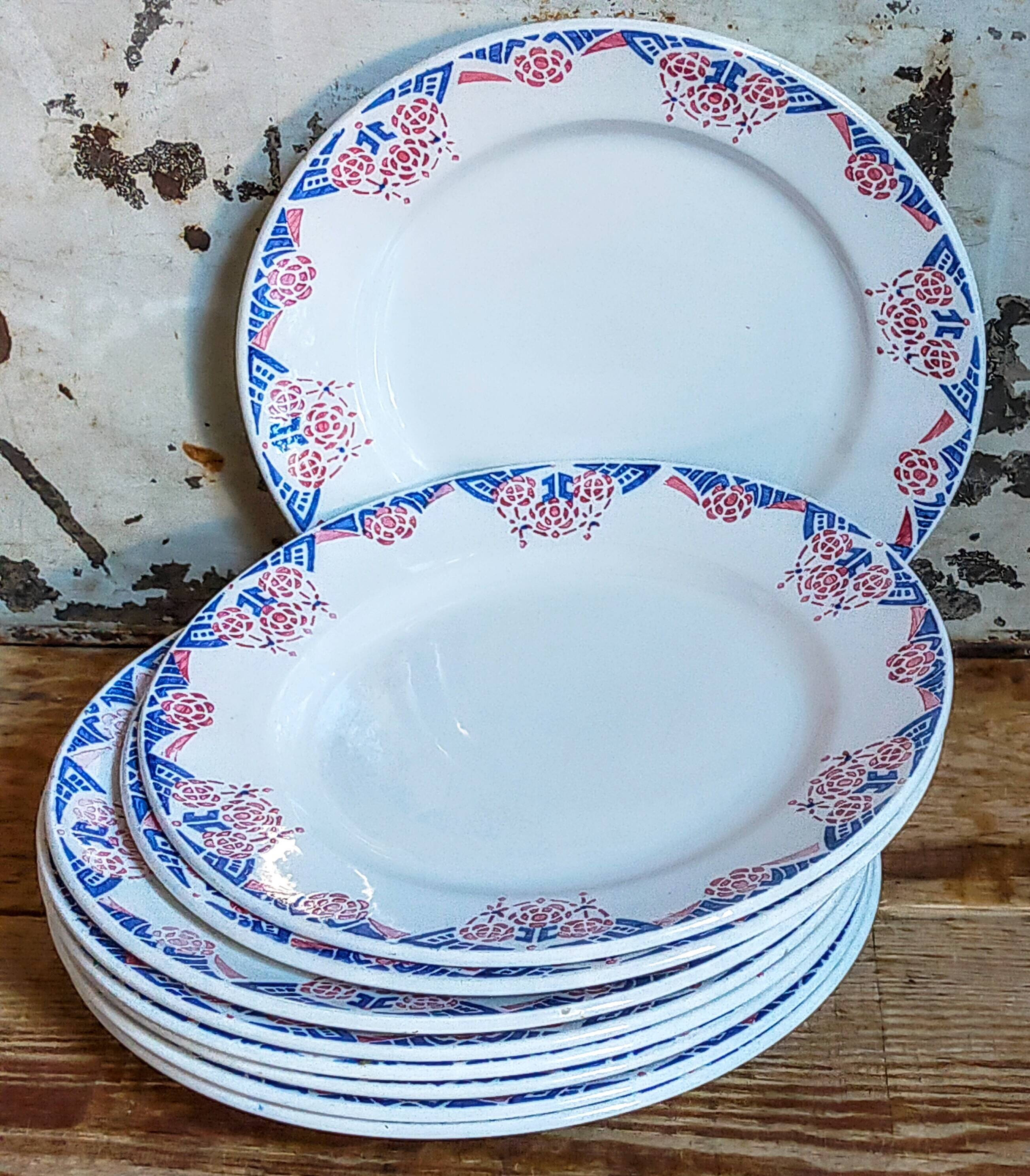Nine Sarreguemines earthenware dessert plates, Brunoy service, 1940s