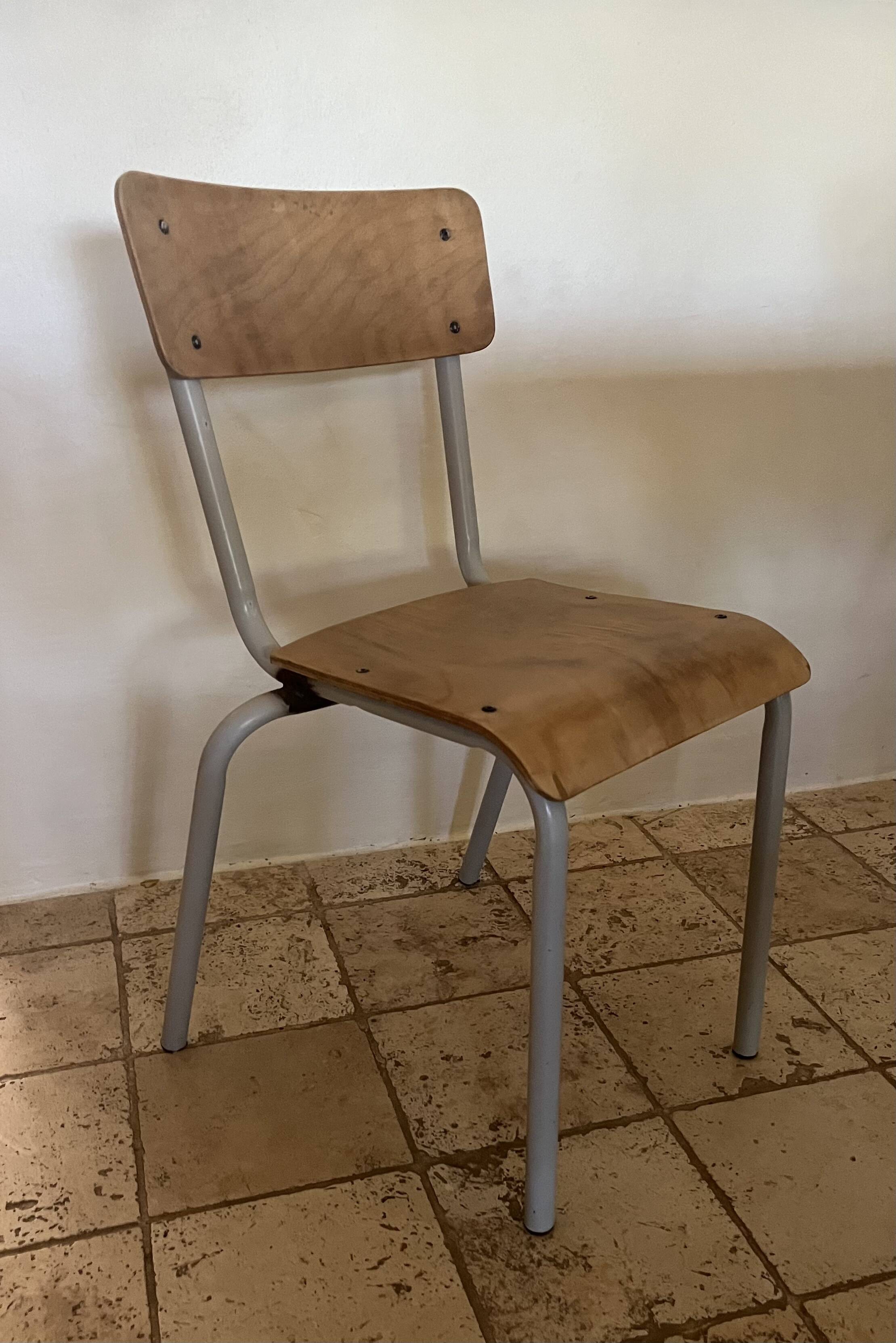 Chaise d'écolier vintage