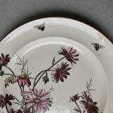 Set de 2 assiettes décor fleurs et abeilles, fin XIXème
