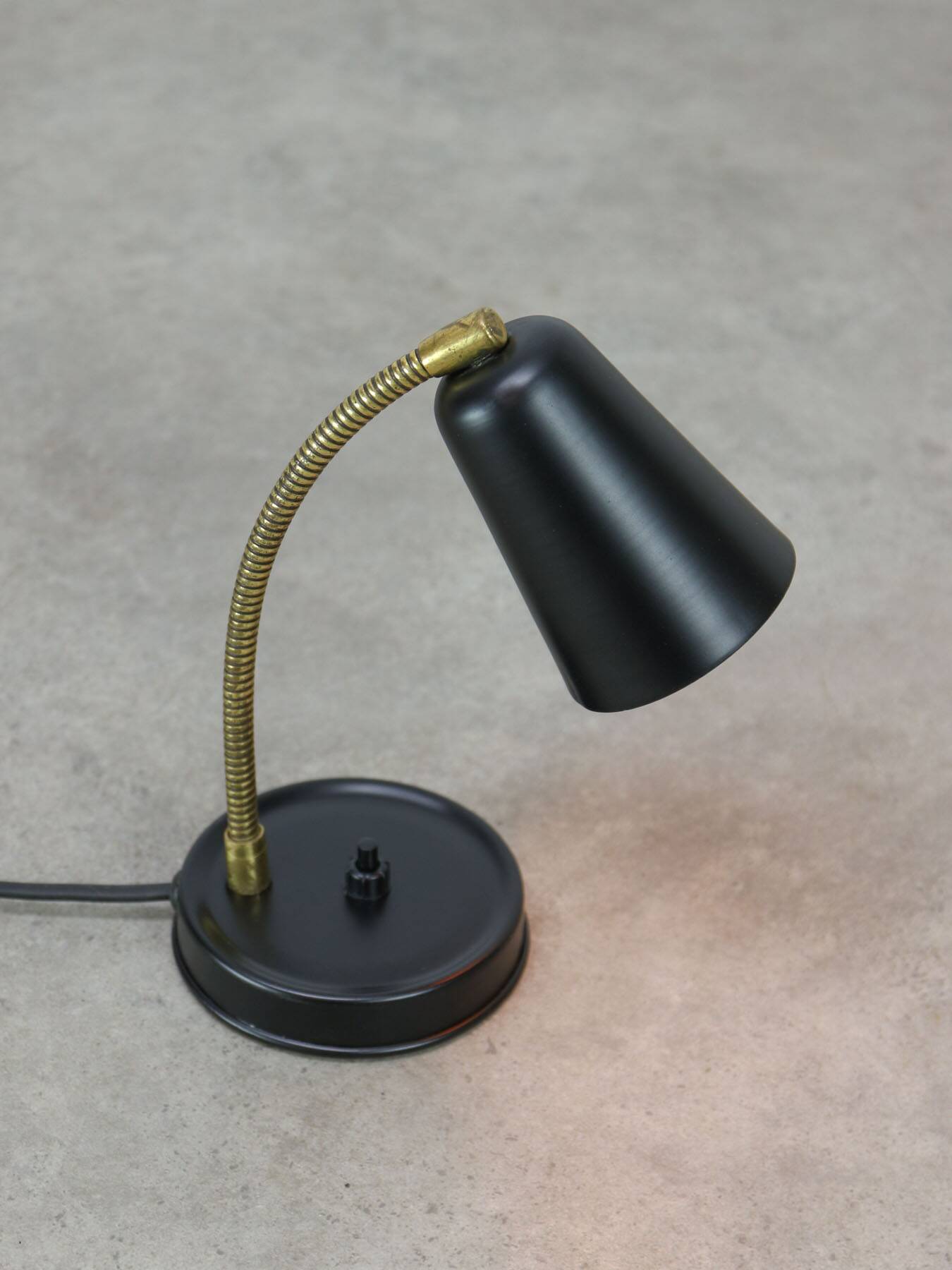 Mid-Century Italian Mini Gooseneck Table Lamp in Black and Brass