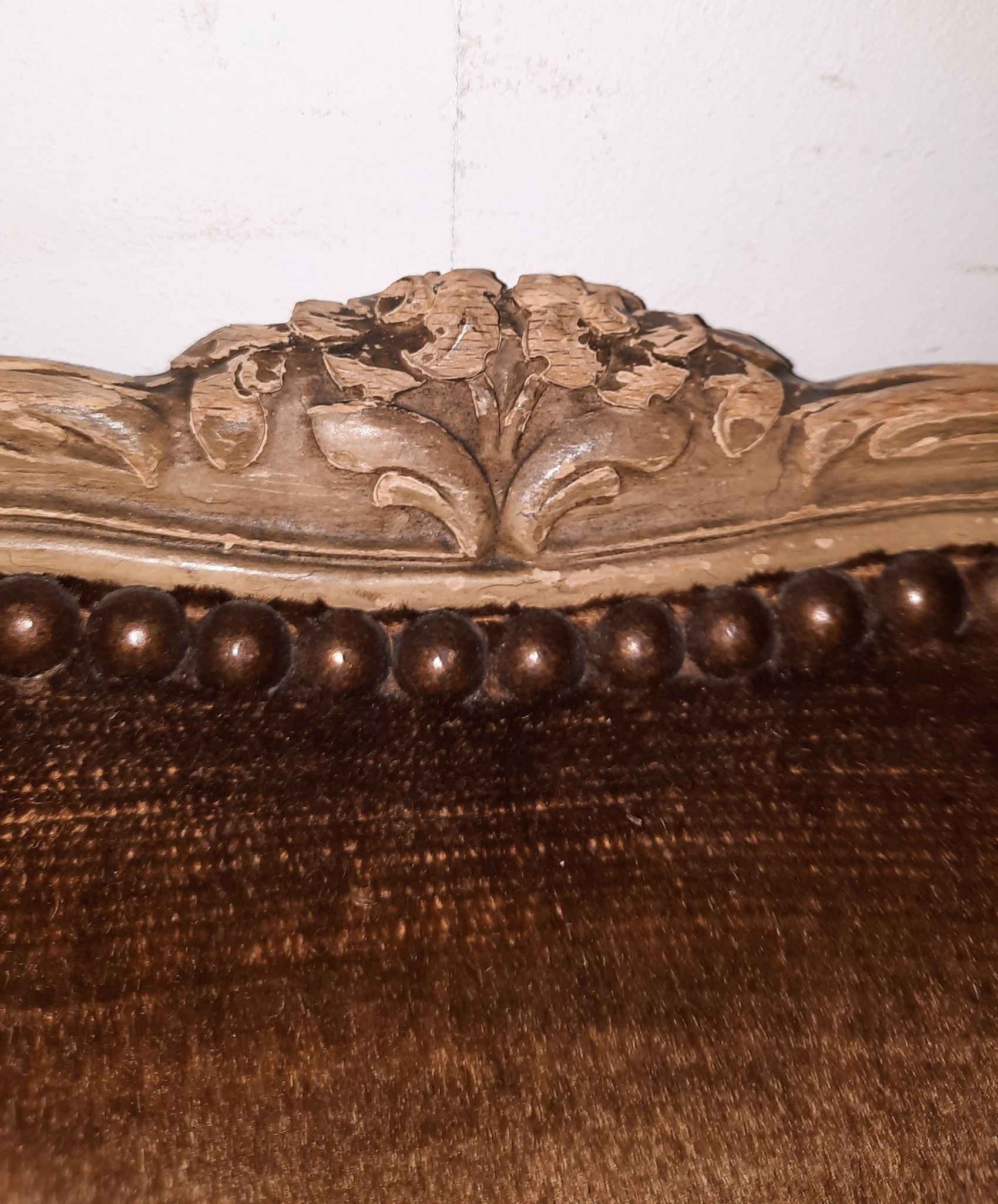 Fauteuil marron  style Louis XV