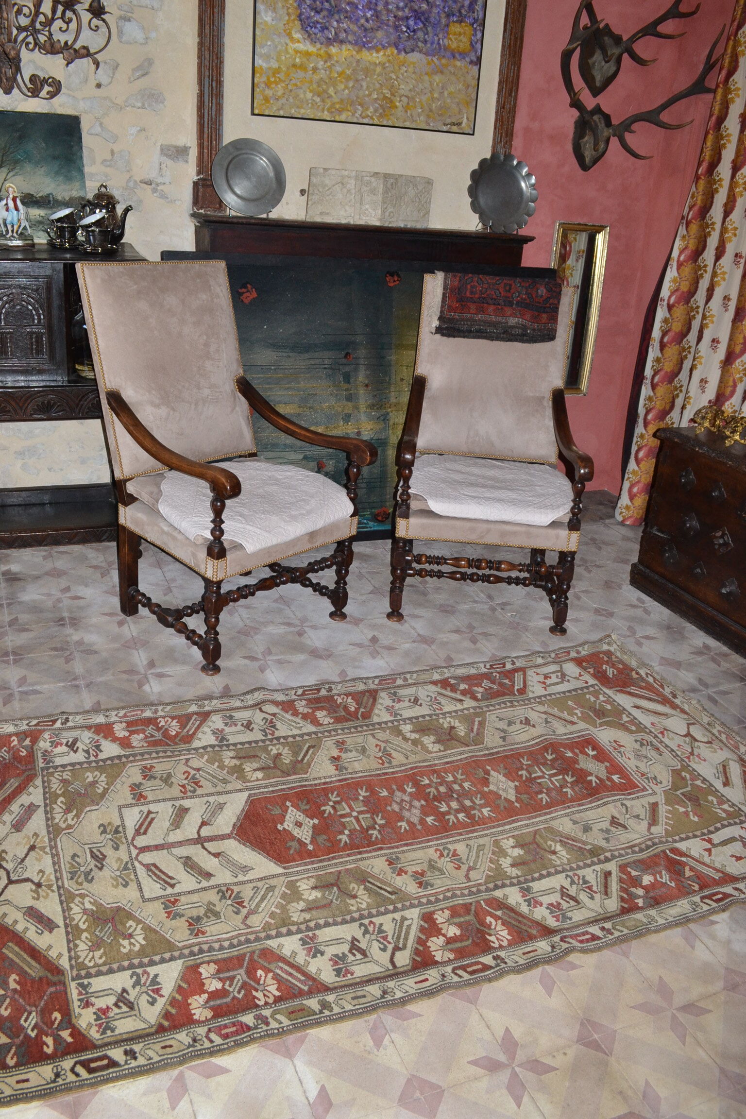Armchairs in walnut early 18th century in pair