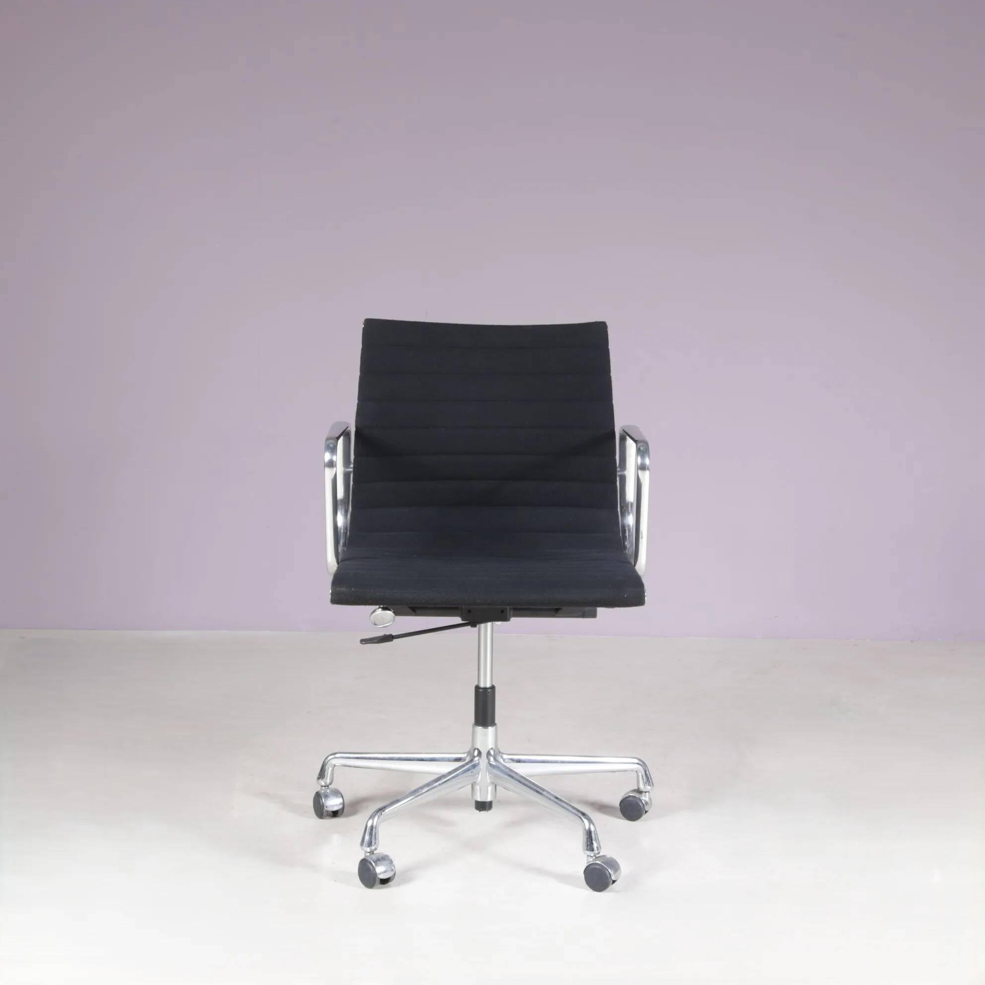 2000s desk chair model EA118, chrome base with black hopsack upholstery and aluminium armrests / Charles & Ray Eames / Vitra, Germany