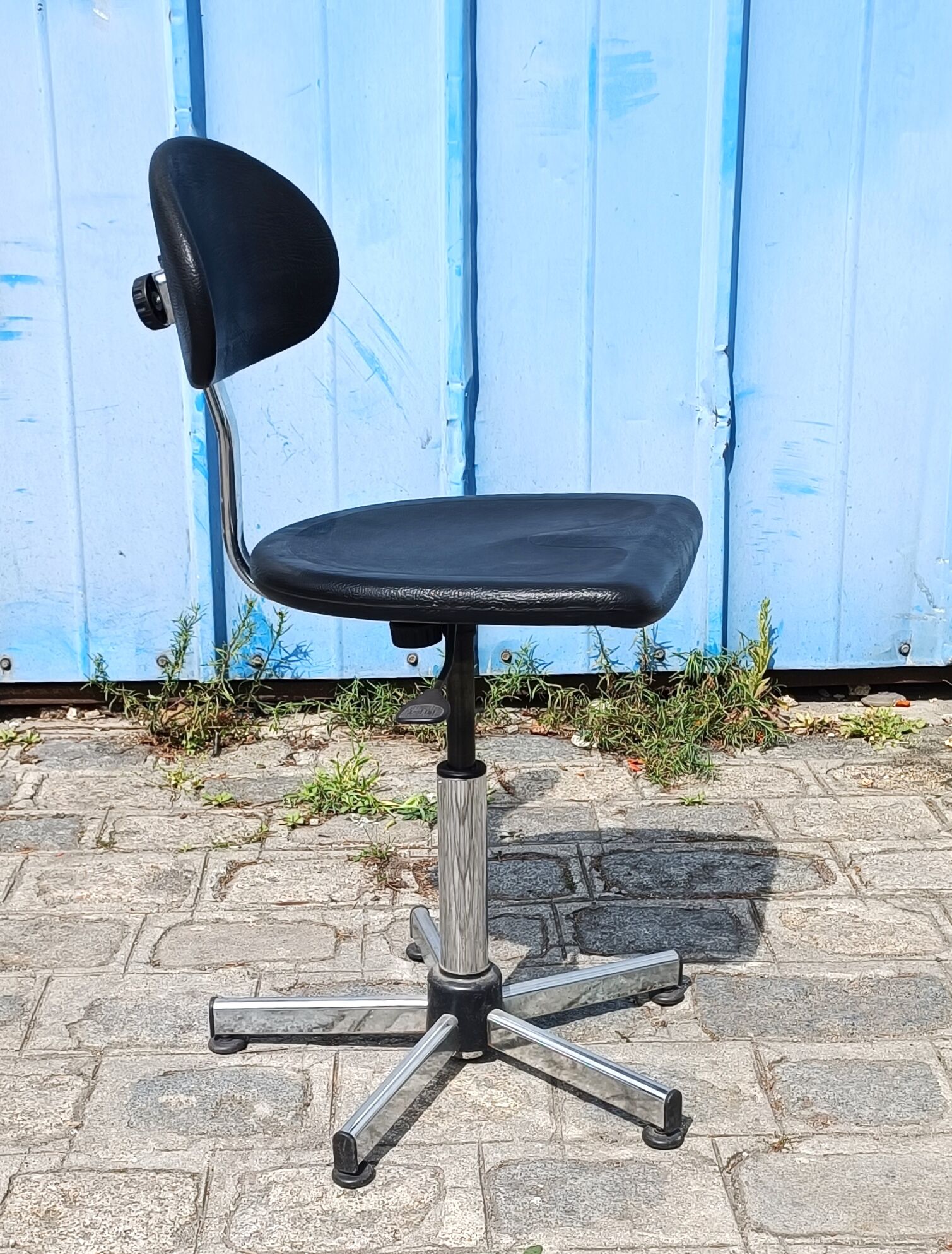 Vintage, ergonomic office chair