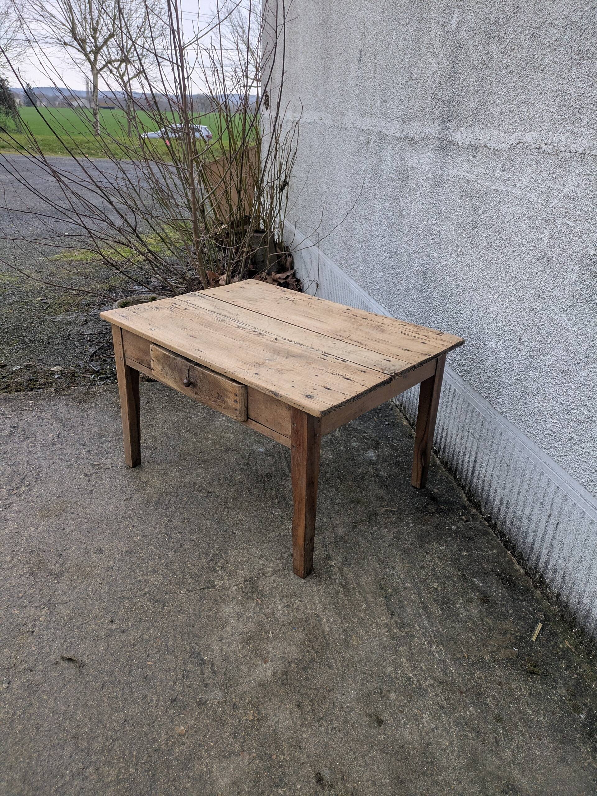 Low farmhouse table