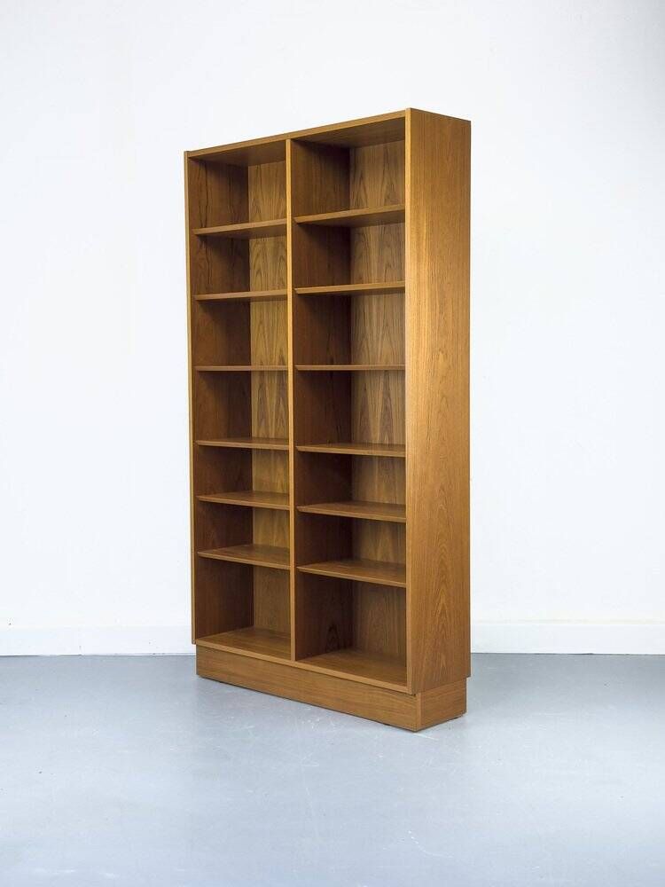 Large vintage teak bookshelf by Hundevad & Co., 1960s