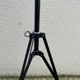 Tripod lamp