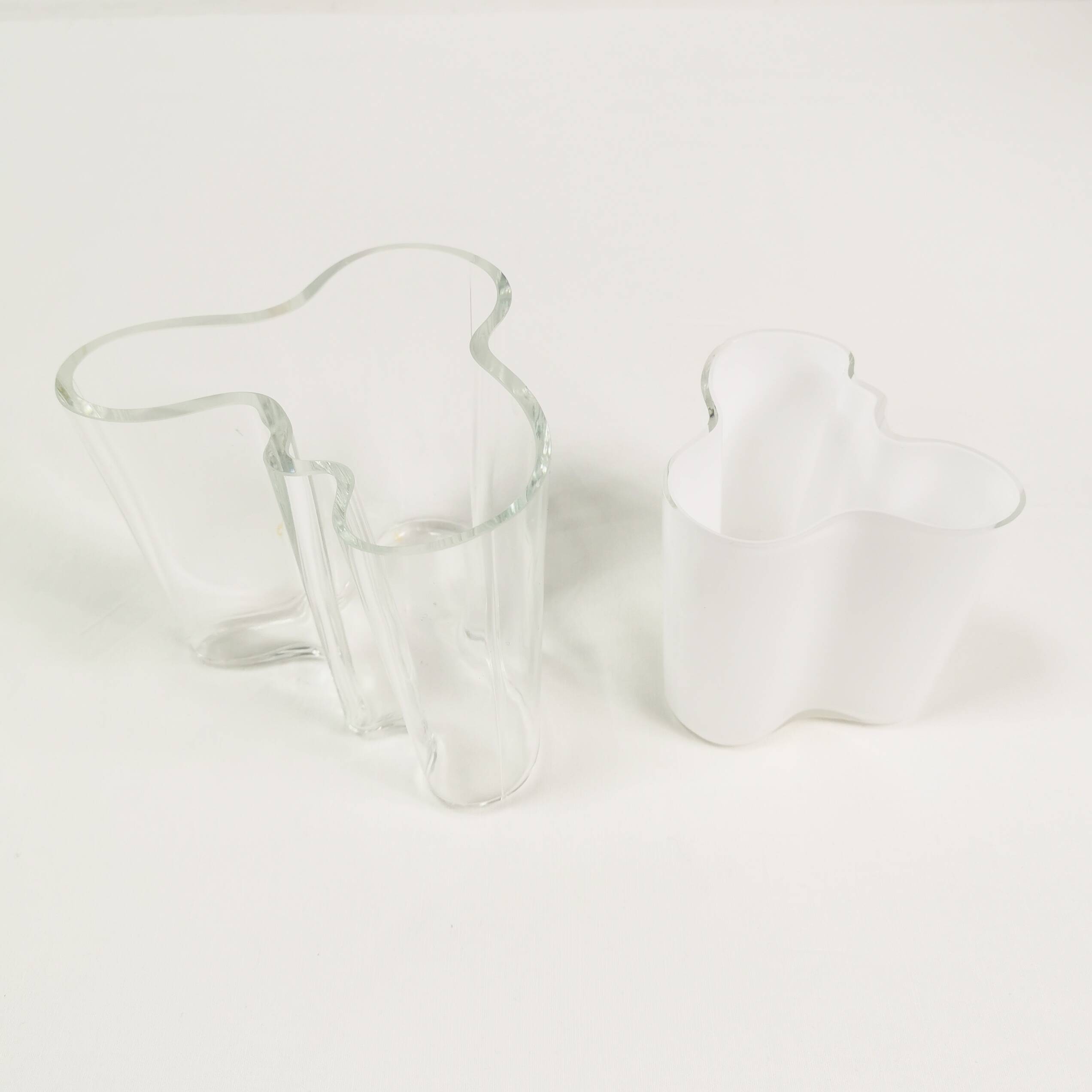 Mid Century pair of vases - glass vessels, Littala, designed by Alvar Aalto, Finland, 1980s.
