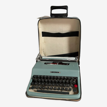 Vintage typewriter 60