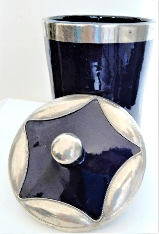 Klein blue terracotta pot set with silver metal