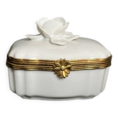 Limoges, 20th century slip porcelain pillbox display object