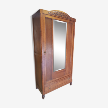 Armoire parisienne