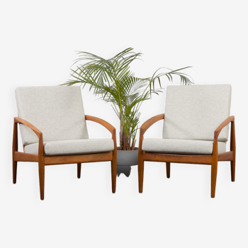 Pair of Kai Kristiansen Paperknife lounge chairs in teak and natural wool fabric for Magnus Olsen, 1