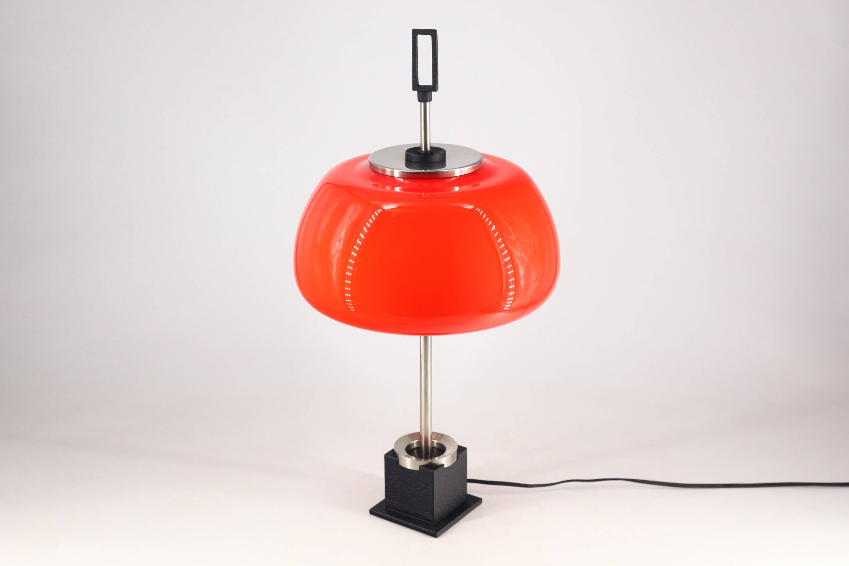 lumi oscar torlasco table lamp