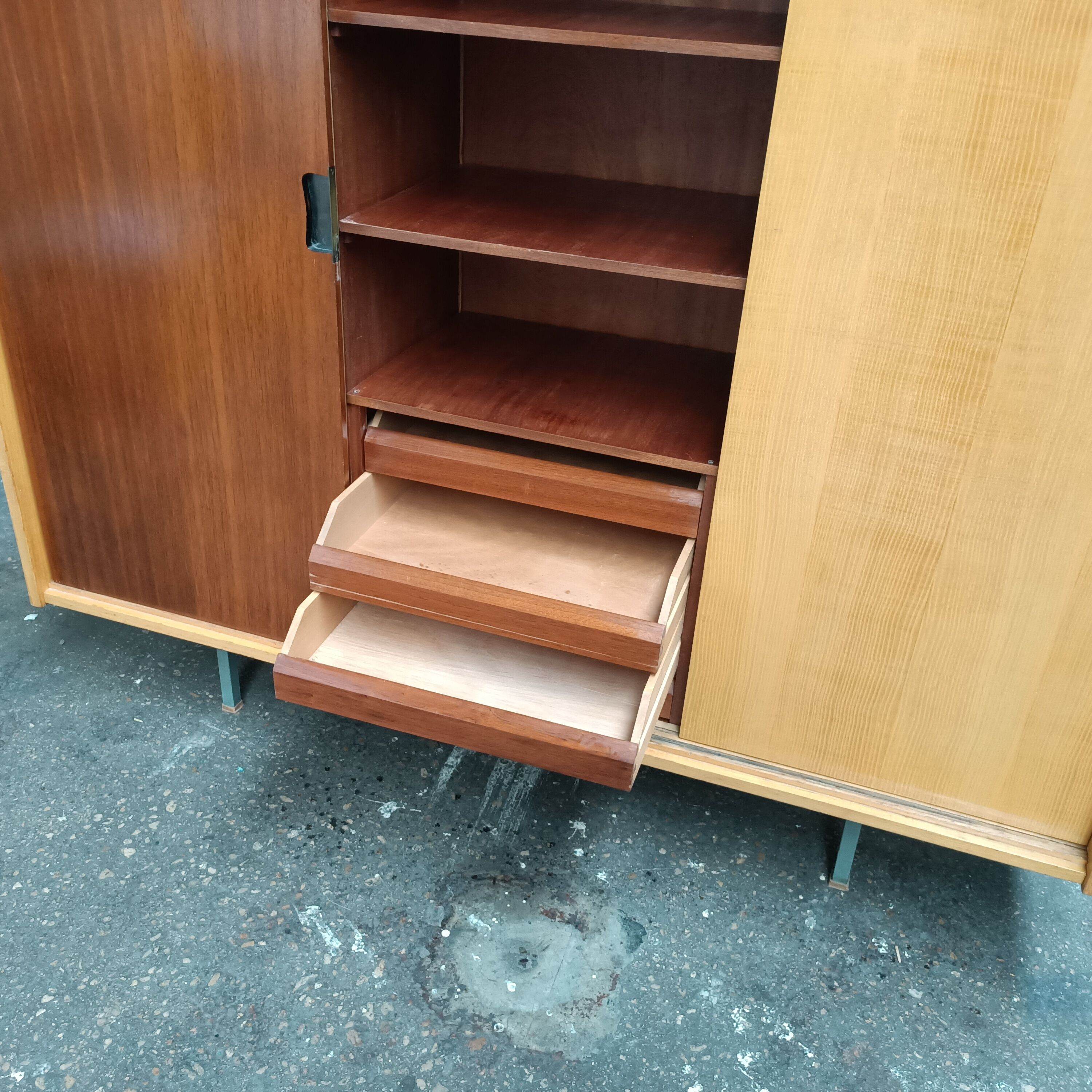 Vintage wardrobe 3 sliding doors