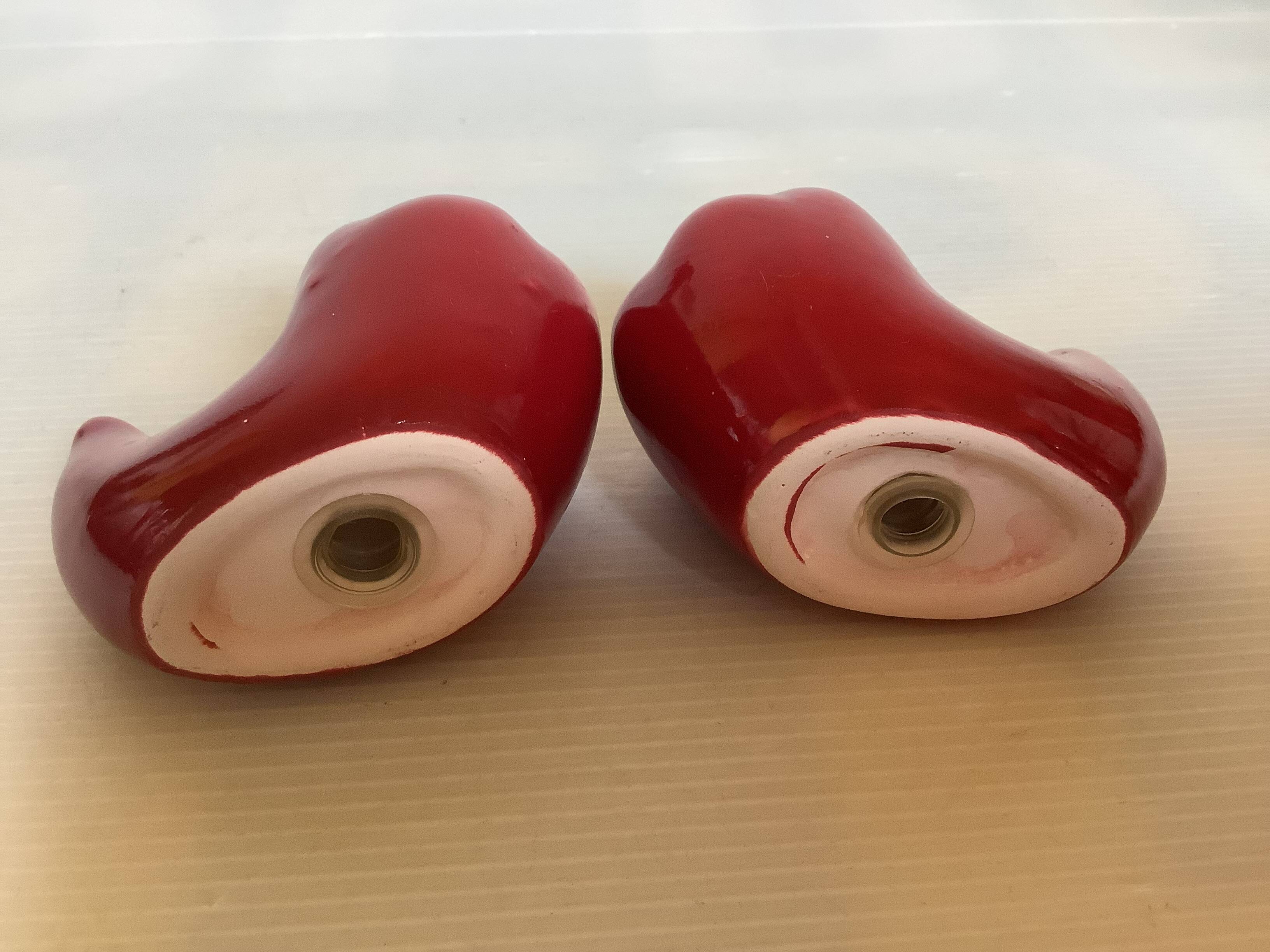 Salt and pepper red chilies