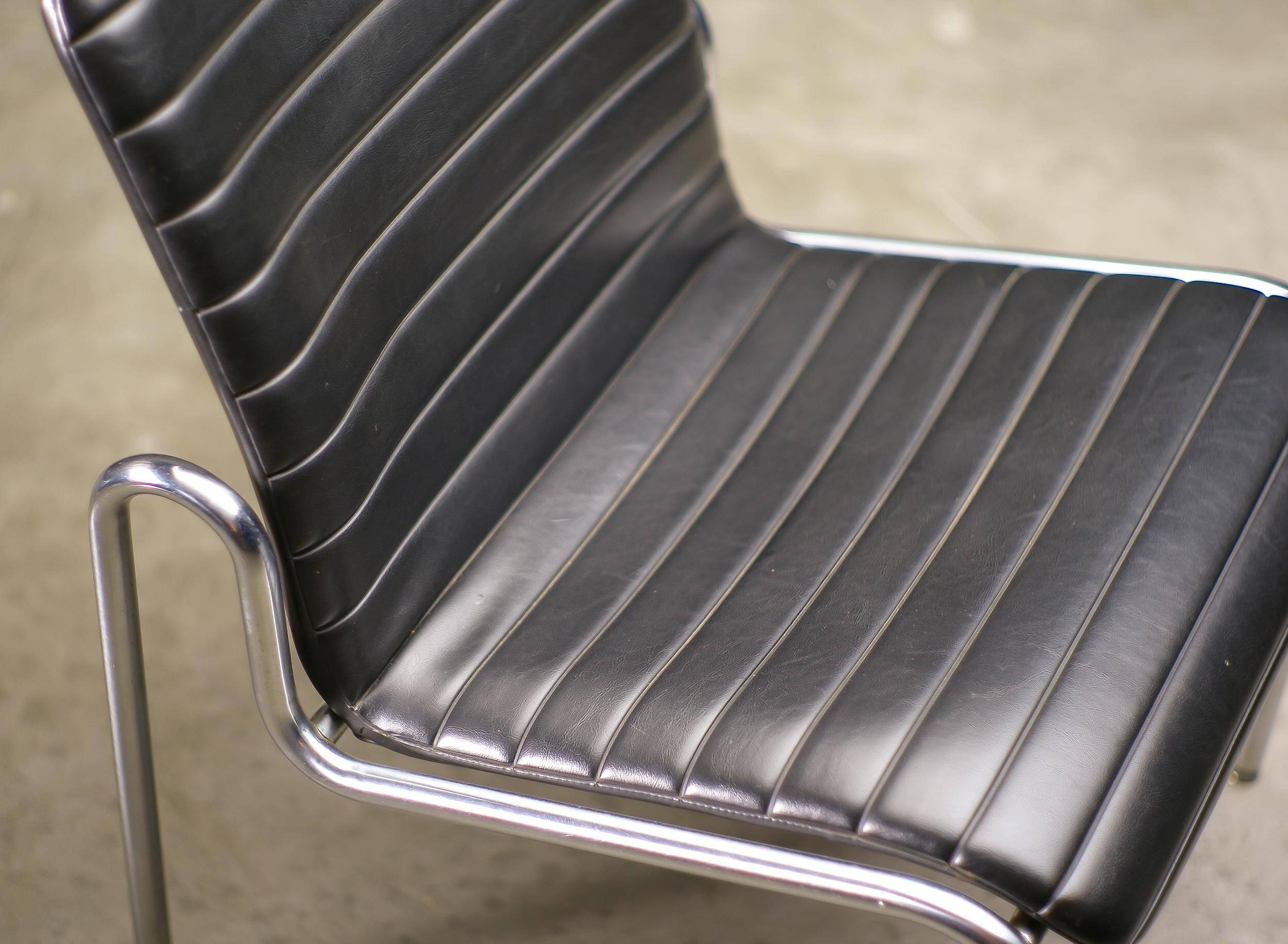 Pair of sun loungers Kho Liang Ie Model No 703, 1968
