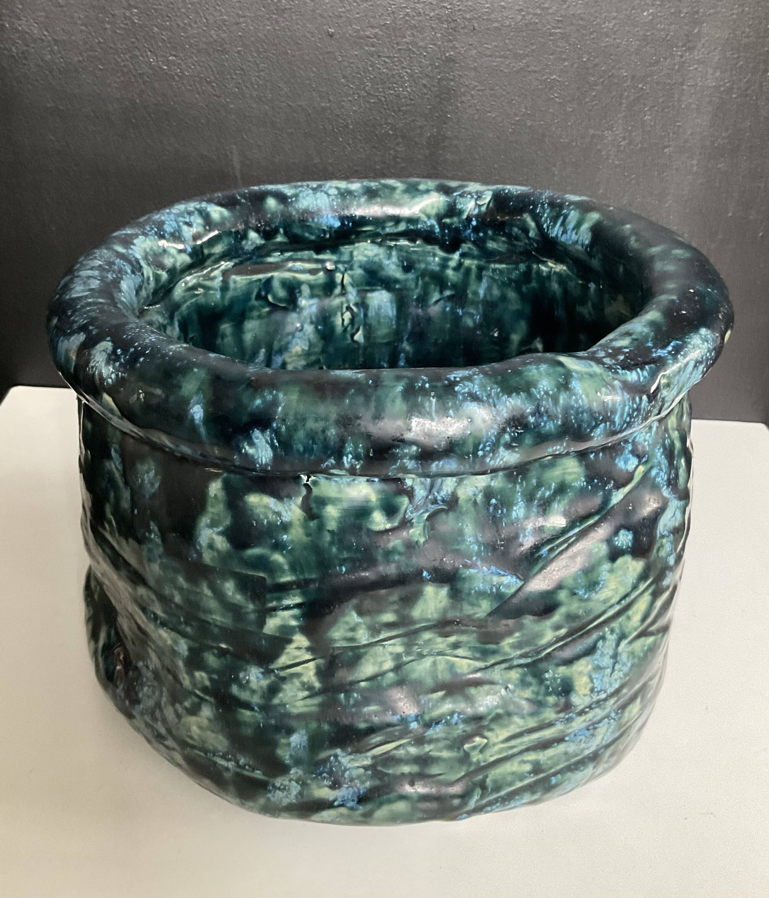 Vintage cache pot in glazed ceramic