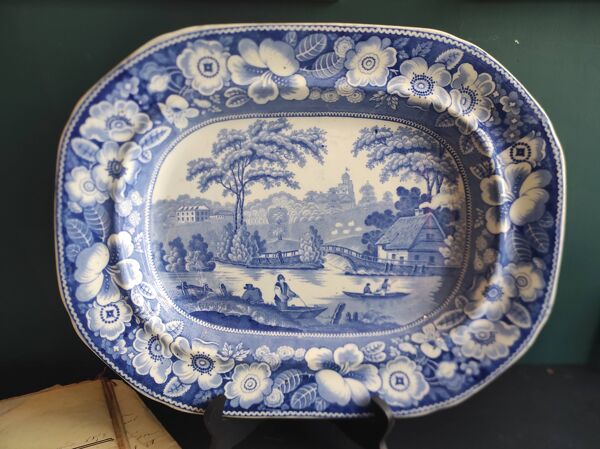 Grand plat de service ancien, Wild Rose par Bell, Cook & Co.