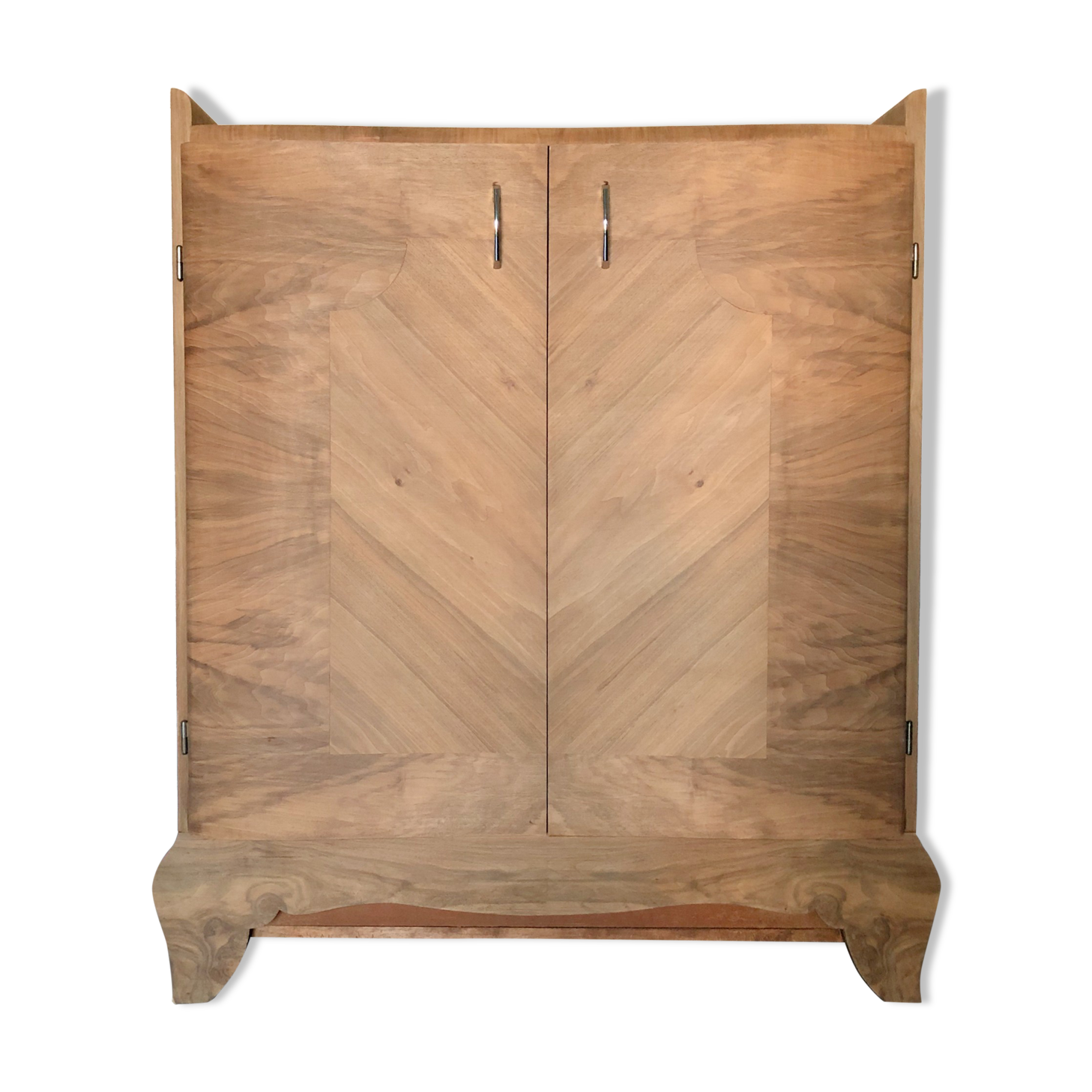 Furniture from the 30s/40s with elm magnifying glass veneer