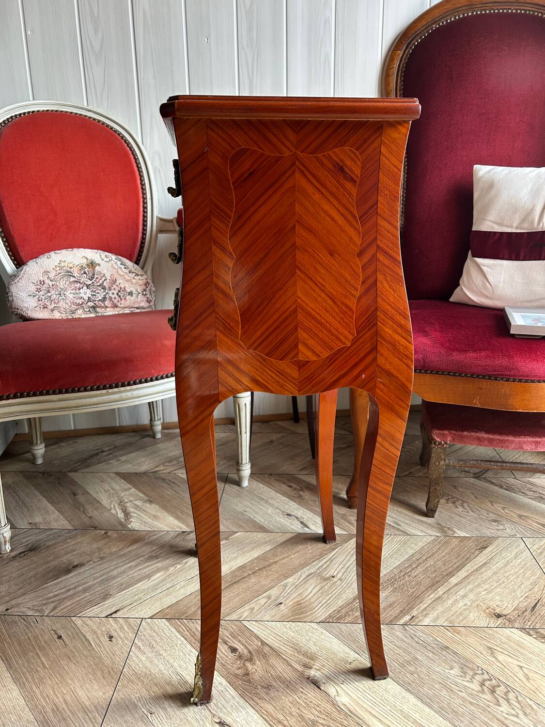 Small 19th-century chest of drawers