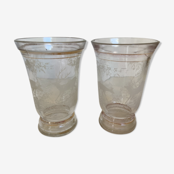 Paire d’anciens vases biches cerfs verre moulé