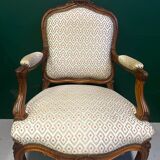 Set of two Louis XV shepherdesses