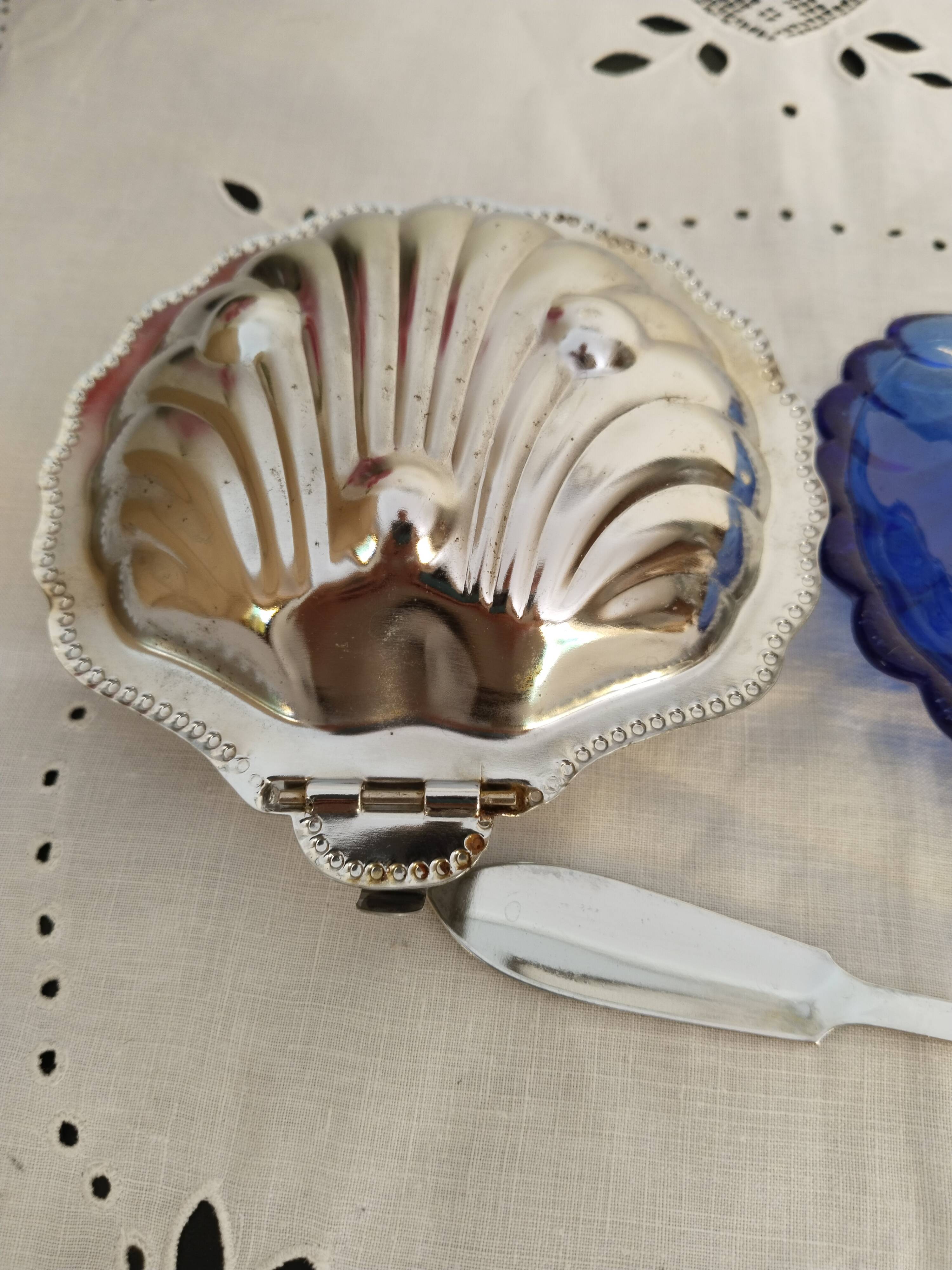 Beurrier coquille Saint Jacques en inox , années 50 , vintage