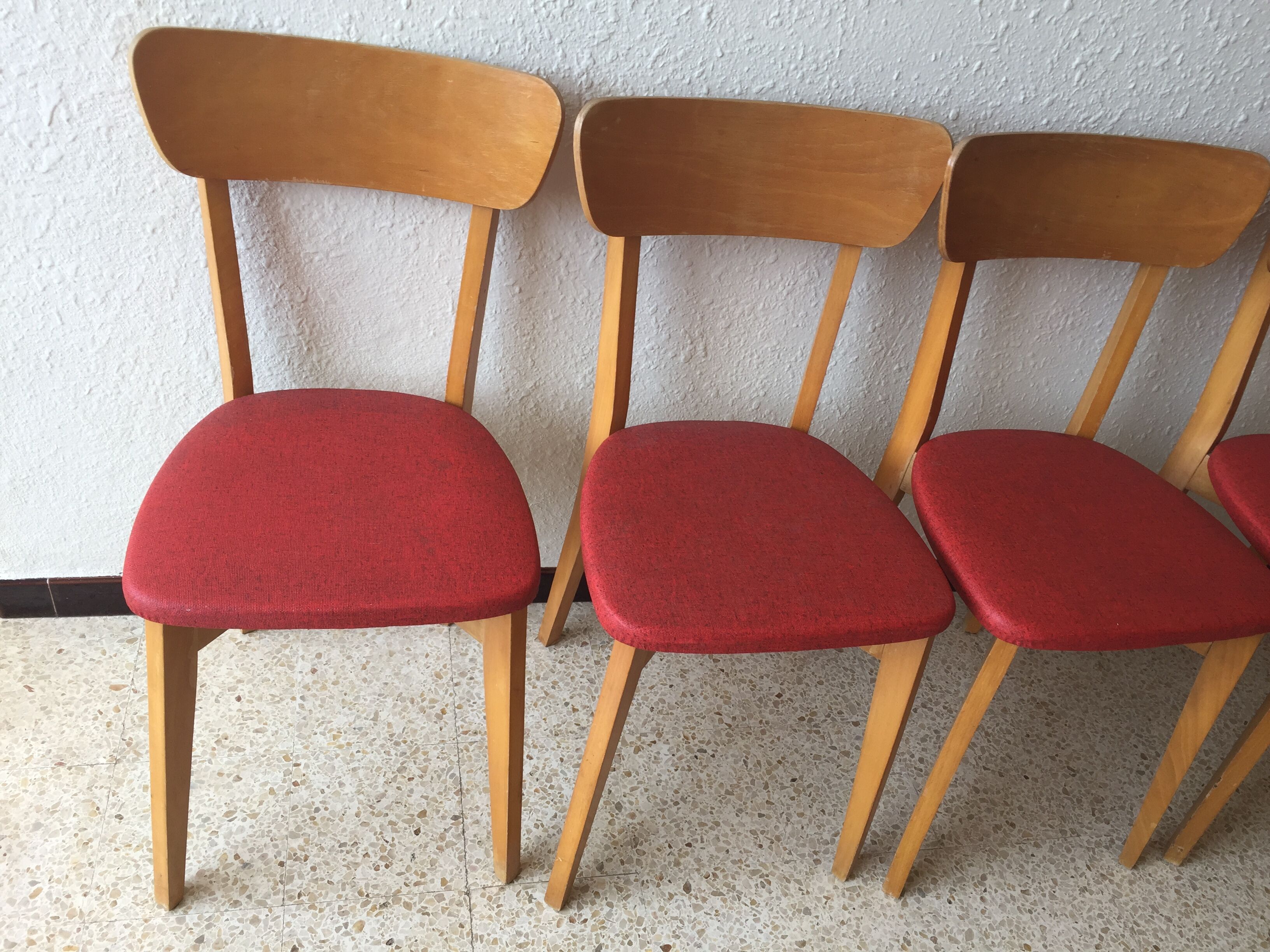 Set of 5 vintage wood and leatherette chairs