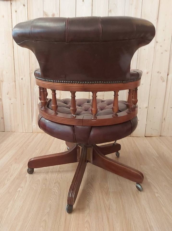 English-style armchair