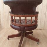 English-style armchair