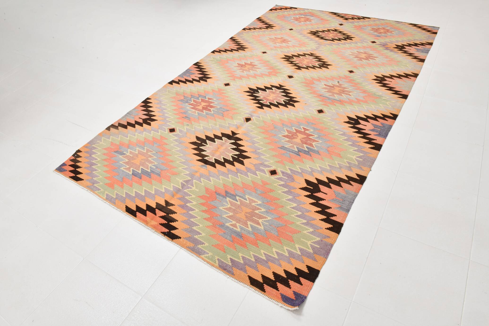 Tapis de sol tribal kilim vintage vert clair, 176x301 cm