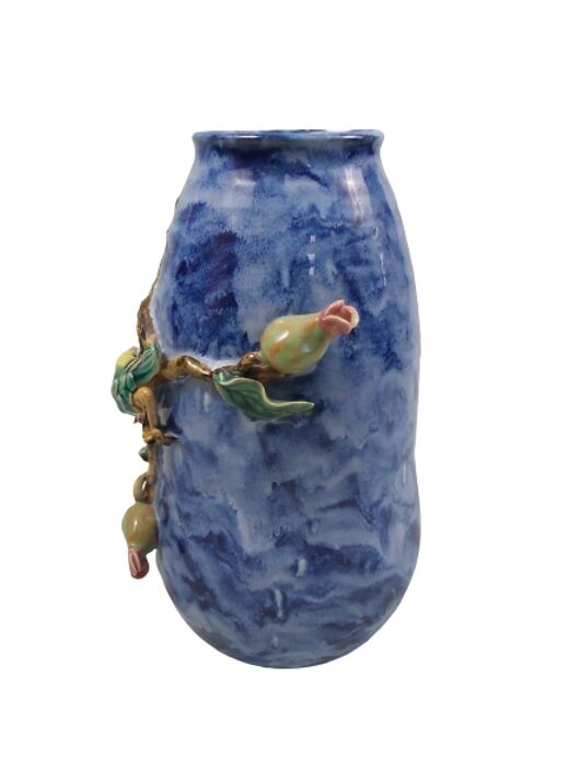 Chinese vase in polychrome glazed terracotta.