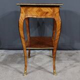 Petite table de salon en bois précieux, style louis xv – 1re partie xixe