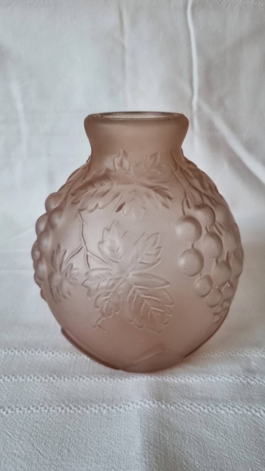 Pink vase prior