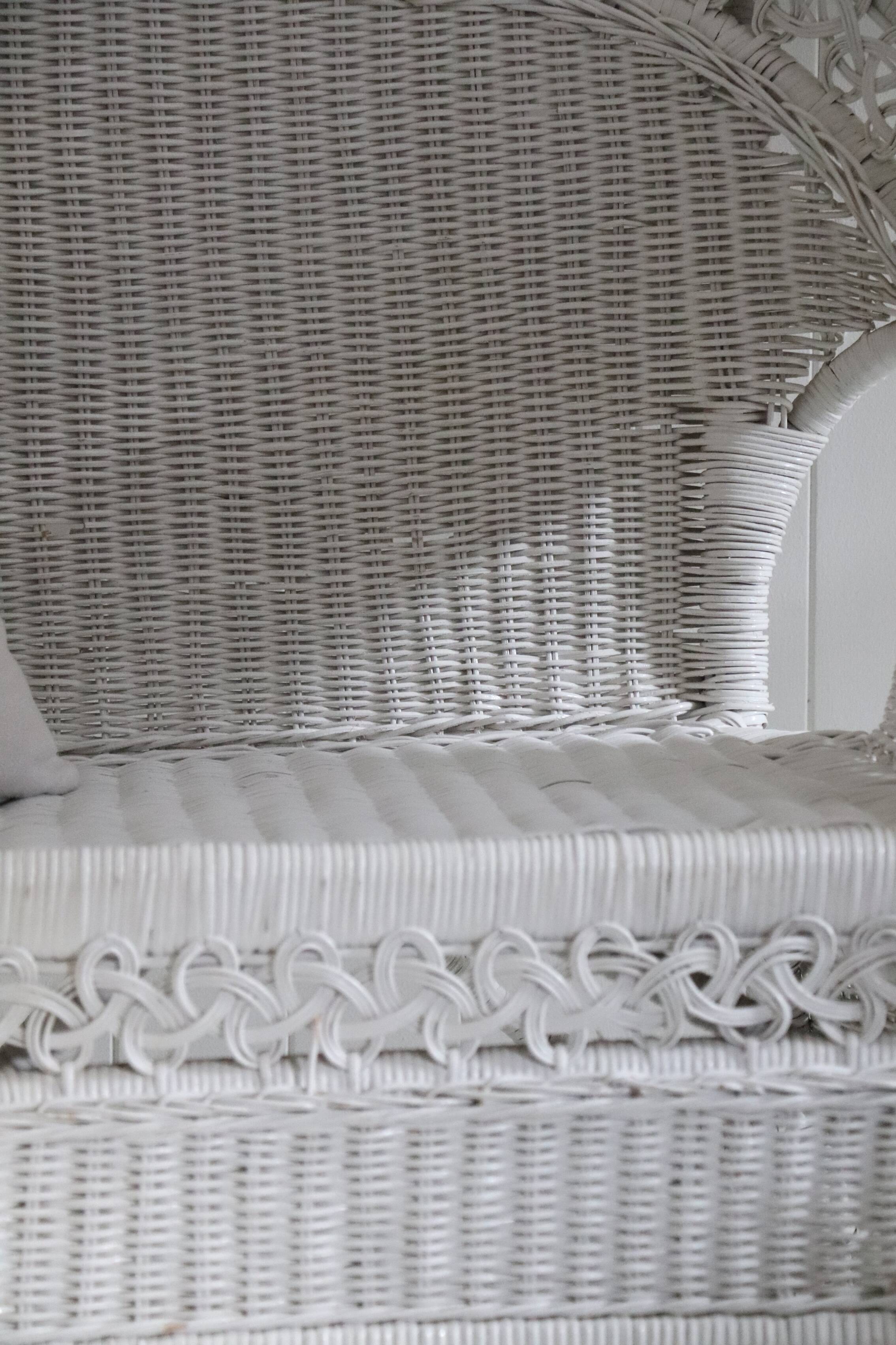 Wicker and woven rattan canapé-bench – Early 20th century