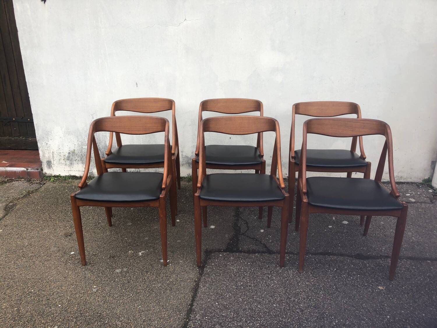 Lot 6 Scandinavian Teak chairs by Johannes Andersen Samcom Circa 1960