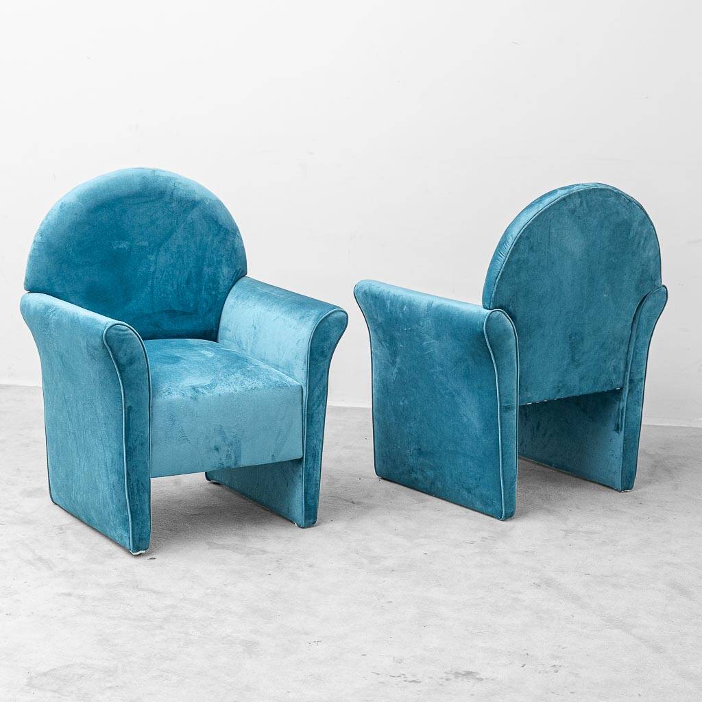 Paire de fauteuils en velours bleu vintage des années 1970 modernisme