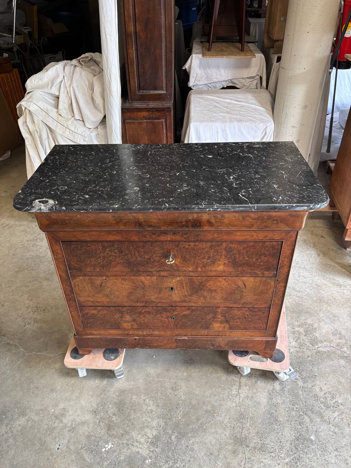 Antique chest of drawers