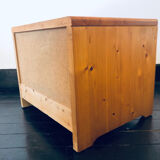 Bedside table assigned to Charlotte Perriand for Les Arcs, in pine, circa 1960.