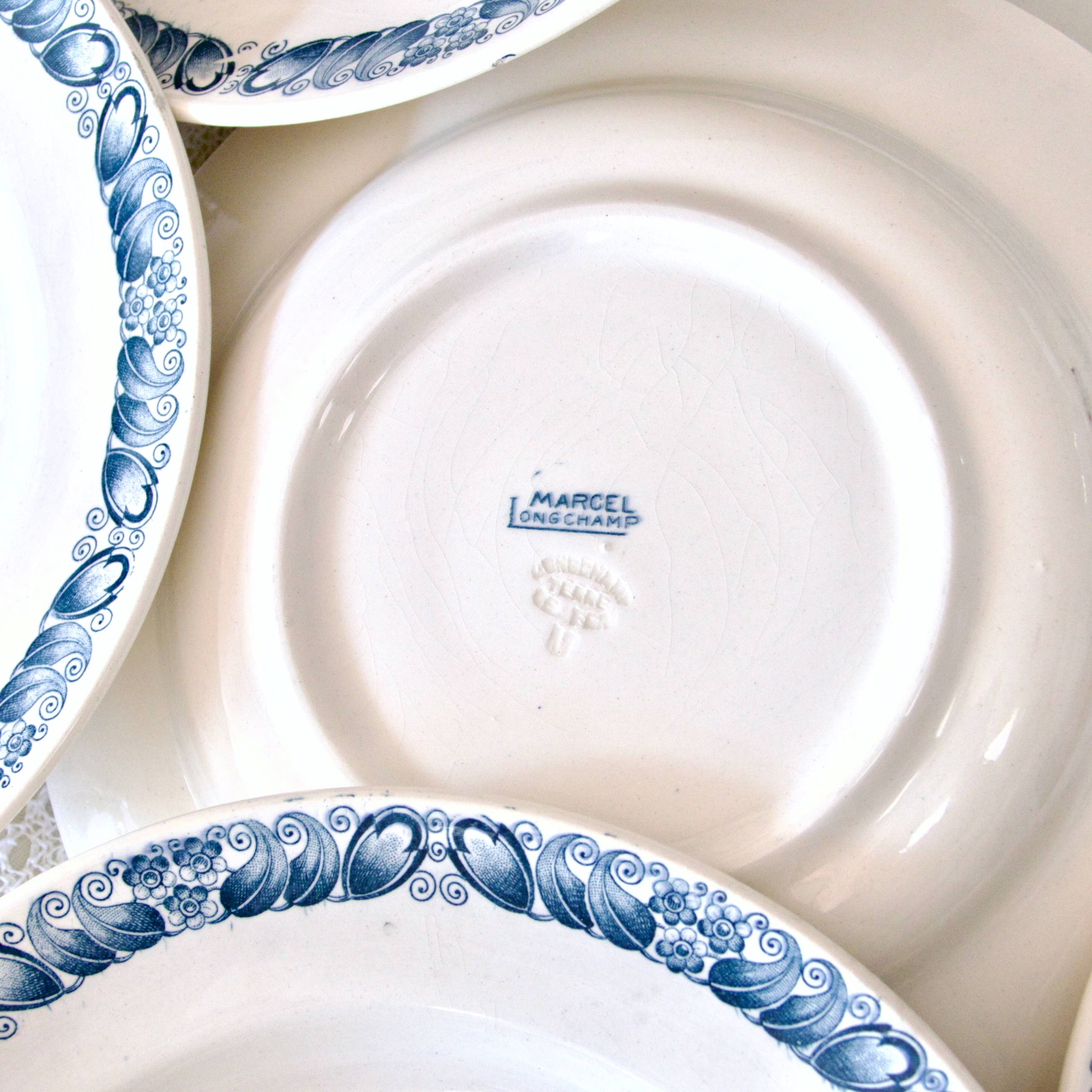 9 assiettes anciennes Longchamp terre de fer bleue "Marcel"