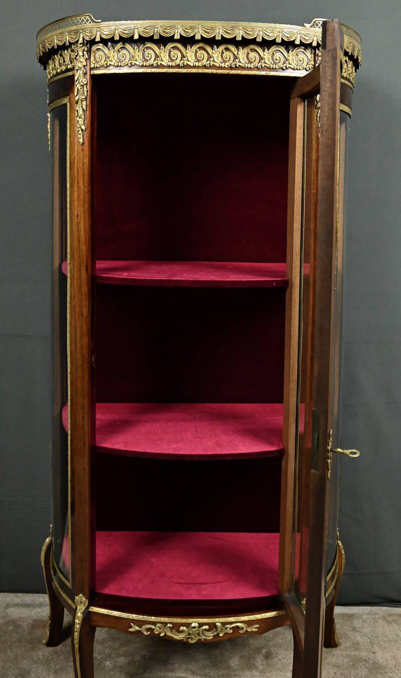 Small mahogany display cabinet, Louis XV to Louis XVI transition style – early 20th century.