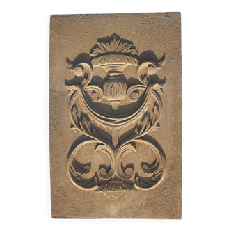 Panneau, fronton, bas-relief en bois polychrome