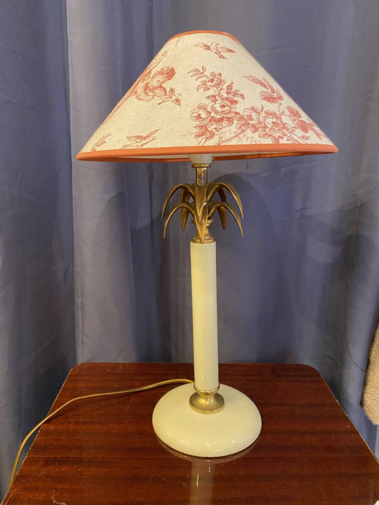Lampe Ancienne En Bois Couché Motif Ananas - Occasion, Avec Usures Et Fissures, Douille à Resserrer