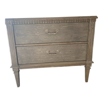 Loaf chest of drawers