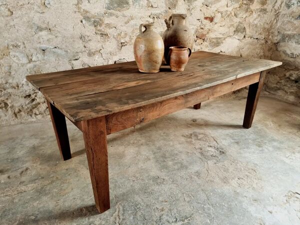 Table basse en châtaignier, France début du XIXe siècle