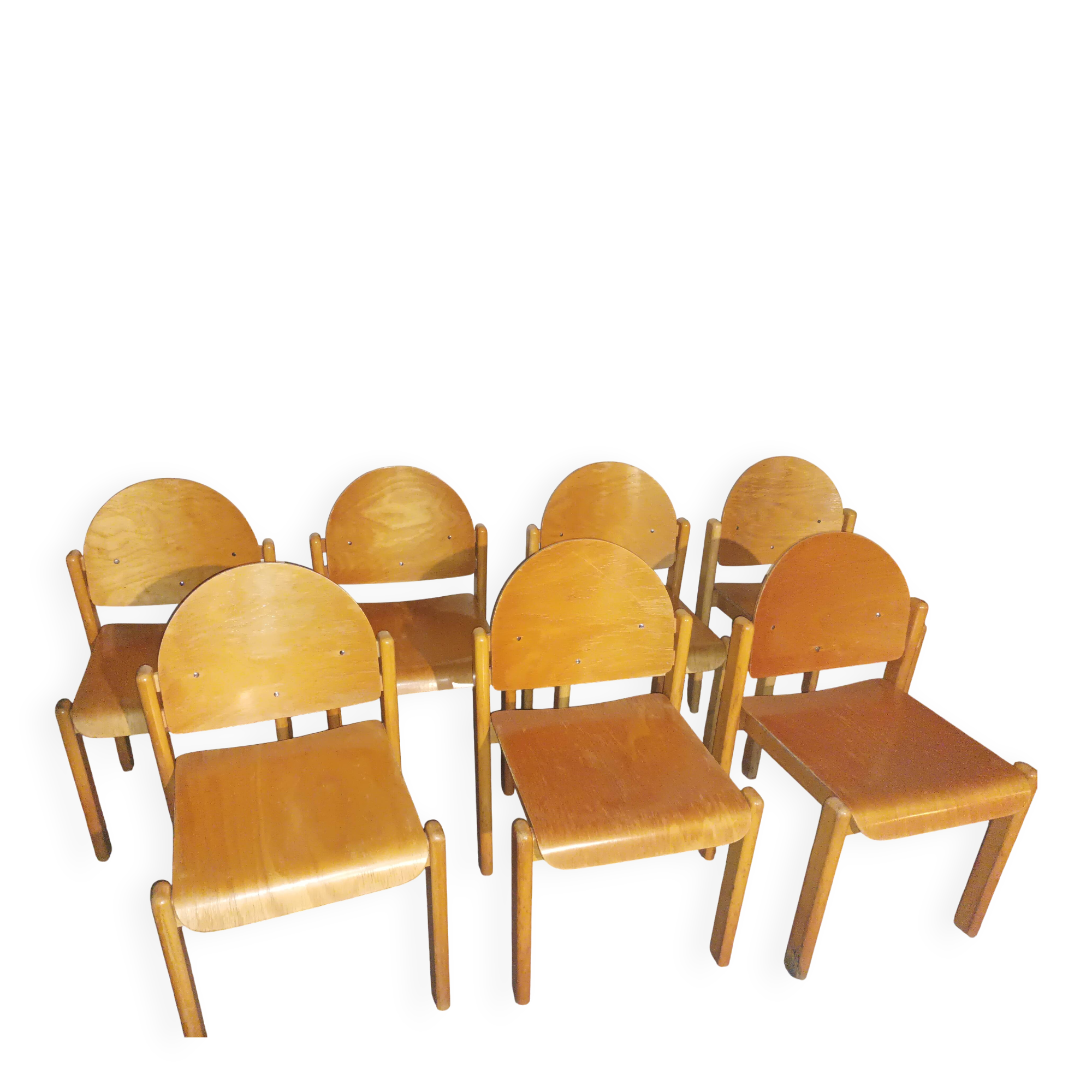7 chaises vintages MMO