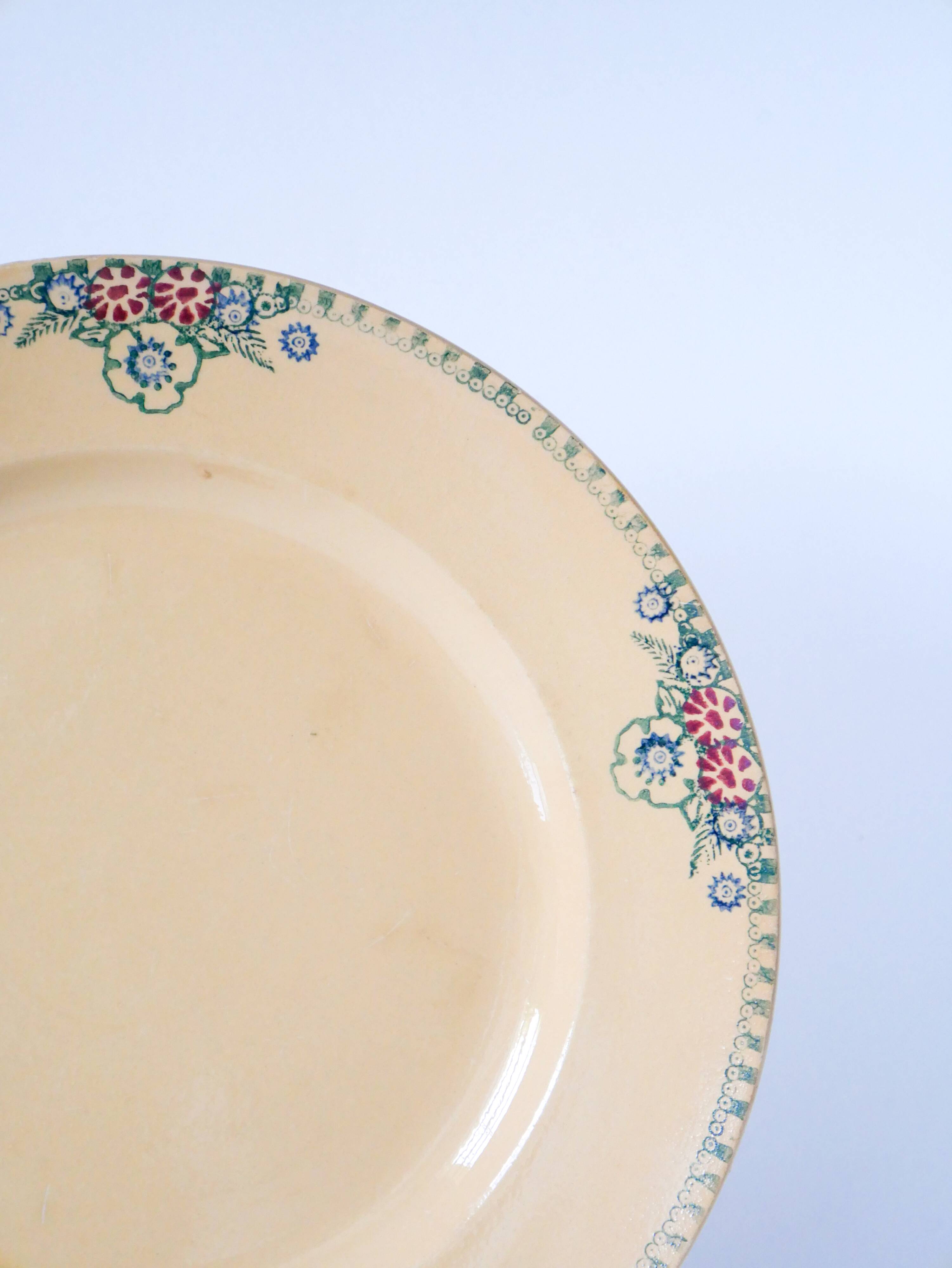 grand plat rond en Terre de Fer, XIXème