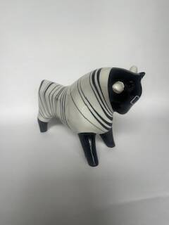 Porcelain bull figurine from Cmielow, 1960s.
